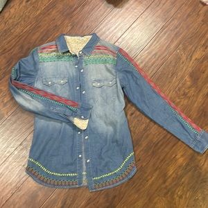 Denim embroidered shirt. Size Small